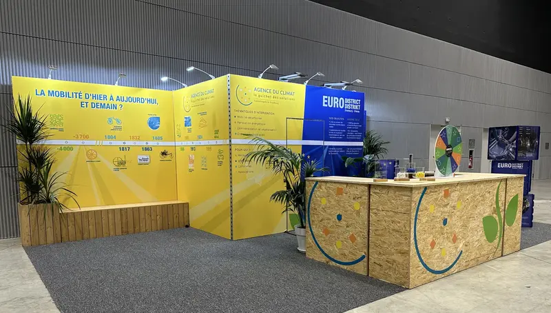 Stand institutionnel sur mesure — réalisation O’com, agence de communication à Strasbourg
